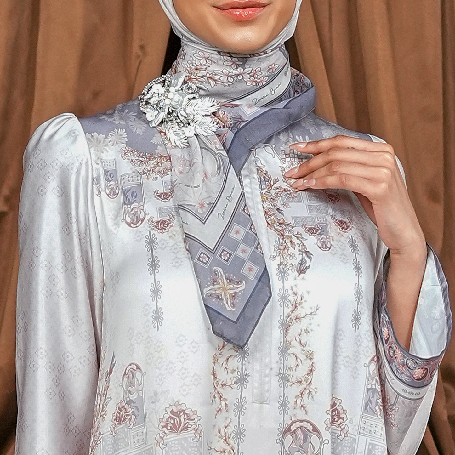 Liris Scarf