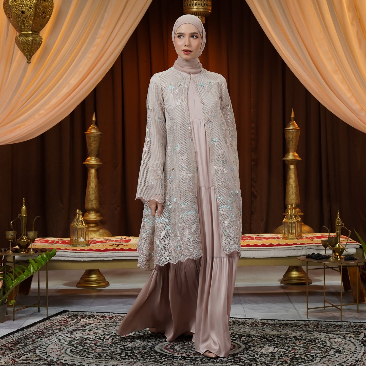 Hanari Long Outer